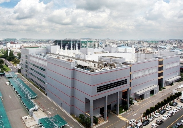 DB　HiTek　plant　in　Bucheon,　Gyeonggi　Province,　South　Korea　(Courtesy　of　DB　HiTek)