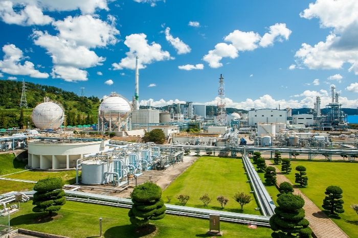 Lotte　Fine　Chemical's　production　facilities　in　Ulsan　(Courtesy　of　Lotte　Corp.)