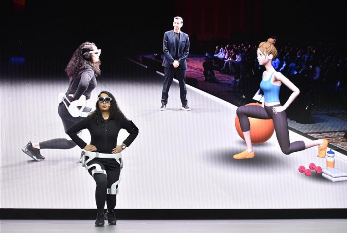 Samsung's　wearable　robot　serves　as　a　workout　assistant