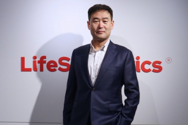 Lee　Byung-Ju,　CEO　of　NutraSemantics