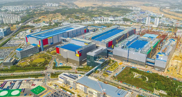 Samsung's　NAND　chip　plant　in　Pyeongtaek,　South　Korea