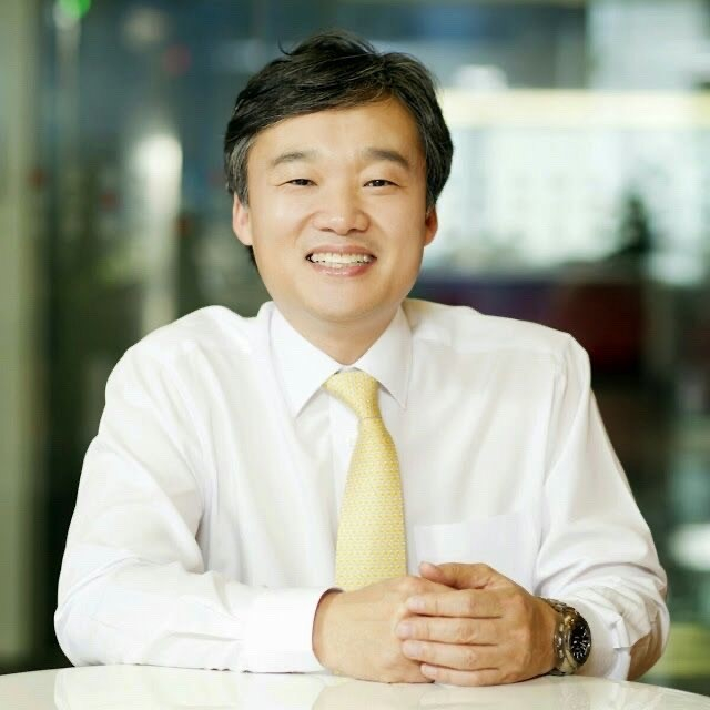 Yoon　Kyoung-lim,　president　and　head　of　KT's　Transformation　Division