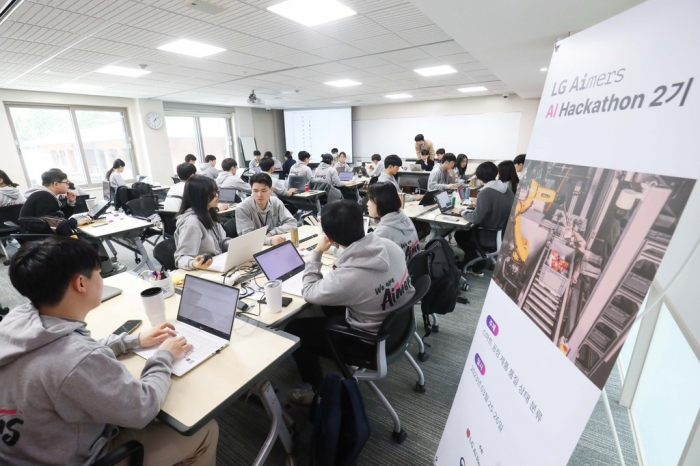 LG　takes　lead　in　nurturing　young　AI　talent　by　holding　AI　hackathon　