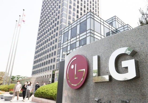 LG　Display　borrows　2　million　from　LG　Electronics
