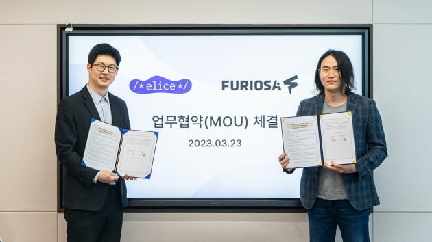 Elice CEO Kim Jae-won (left) and FuriosaAI CEO June Paik
