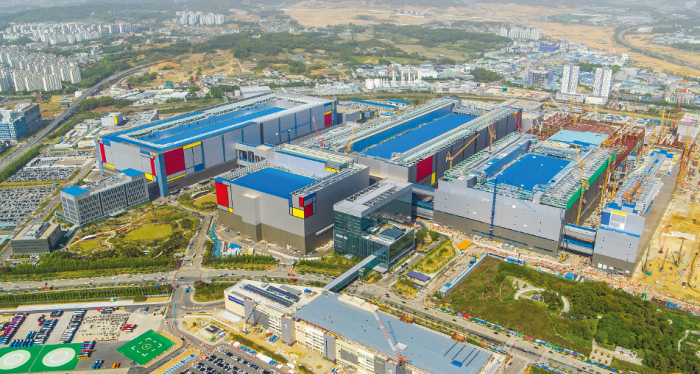 Samsung　Electronics　semiconductor　plant　in　Pyeongtaek,　South　Korea