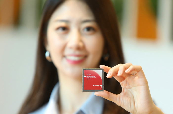 LG　Innotek's　automotive　5G　communication　module,　5G-V2X