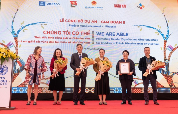 Launching　ceremony　for　the　second　girls　education　project　in　Vietnam　(Courtesy　of　CJ)