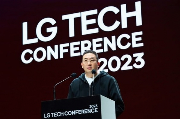 LG　Group　Chairman　names　AI,　bio,　clean　tech　as　new　growth　engines