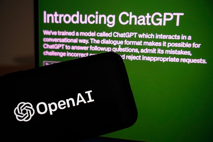 OpenAI　launched　ChatGPT,　an　AI-powered　language　model,　in　November　2022