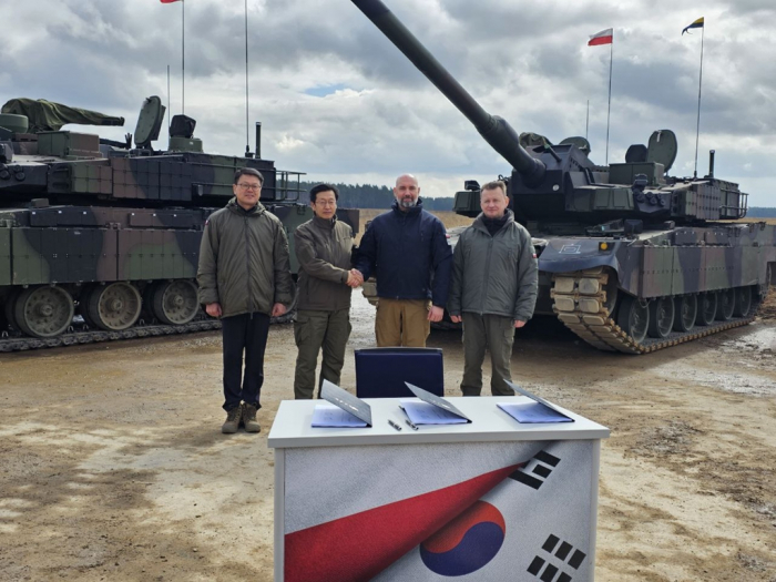 Hyundai　Rotem　in　March　2023　signs　a　deal　to　export　its　K2　Black　Panther　battle　tanks　to　Poland