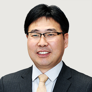 Jung-Hwan Seo is the business desk editor at The Korea Economic Daily