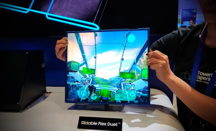 Samsung　Display’s　Slidable　Flex　Duet　OLED　introduced　at　CES　2023　(Courtesy　of　Samsung　Display)