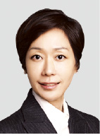 CEO　Koo　Ji-eun
