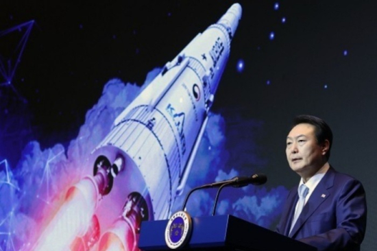 South Korea's President Yoon Suk Yeol declared the roadmap of future space economy in November last year (Yonhap)