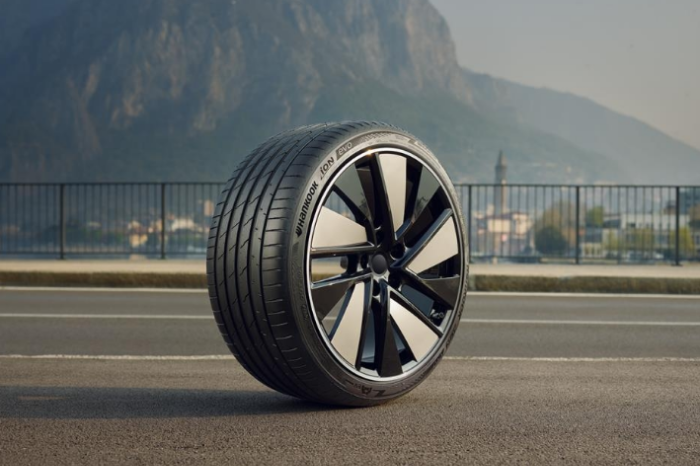 Hankook　Tire's　high-performance　EV-dedicated　tire　iON　evo