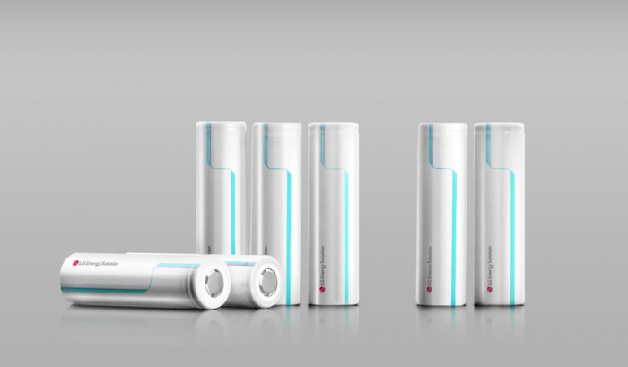 LG　Energy's　cylindrical　batteries