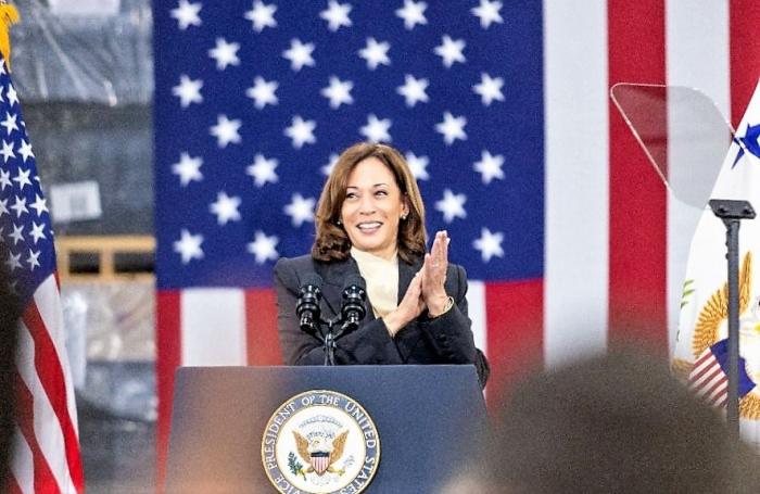 US Vice President Kamala Harris speaks at Hanwha Solutions' solar panel plant in Dalton, Georgia on April 6, 2023 (Courtesy of Hanwha Solutions)