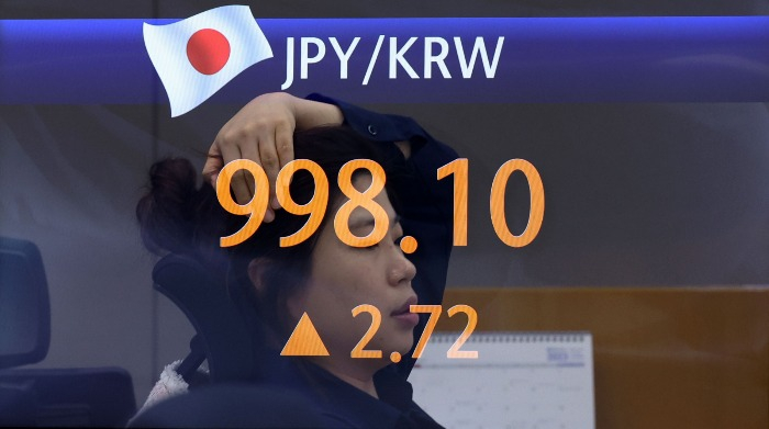 The yen closed at 9.98 per won in local trade on Friday