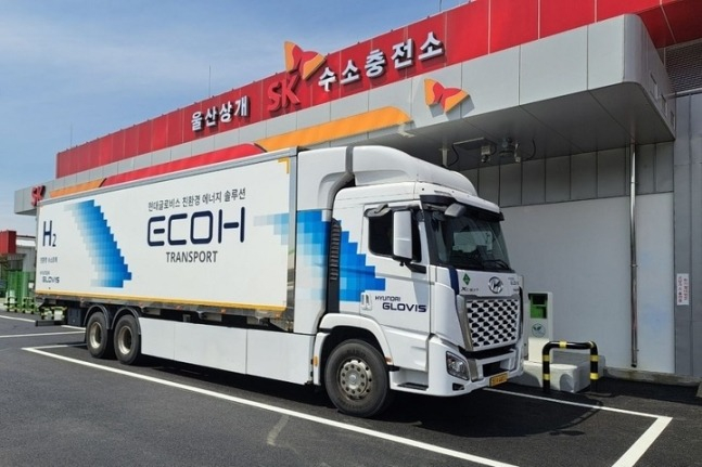 SK Energy opens S.Korea's first hydrogen charging station for large trucks