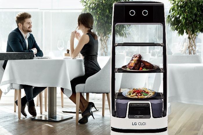 LG　Electronics　rolls　out　third-generation　Cloi　ServeBot　
