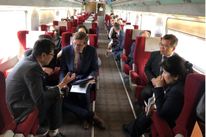 S.Korean　state-run　railroad　companies　meet　Czech　Minister　of　Transport