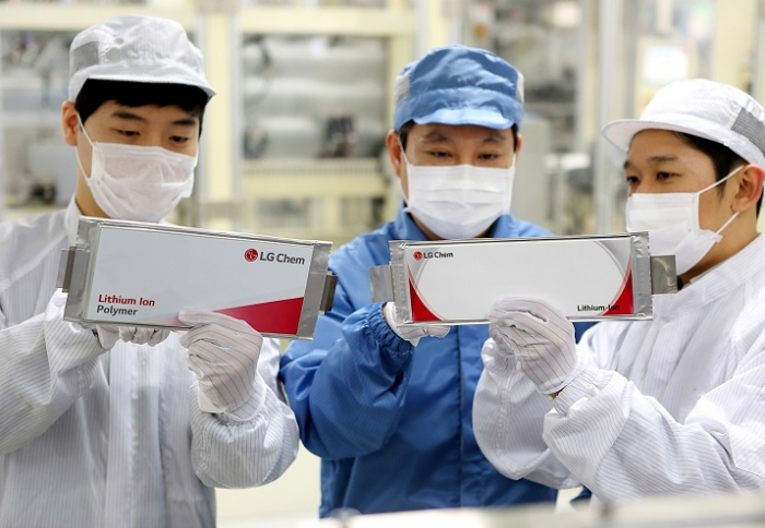 LG Chem battery researchers