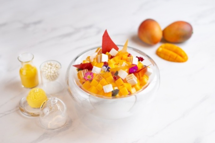 Four　Seasons　Hotel　Seoul's　Jeju　Apple　Mango　Garden　Bingsu　(Courtesy　of　Four　Seasons　Hotel　Seoul)