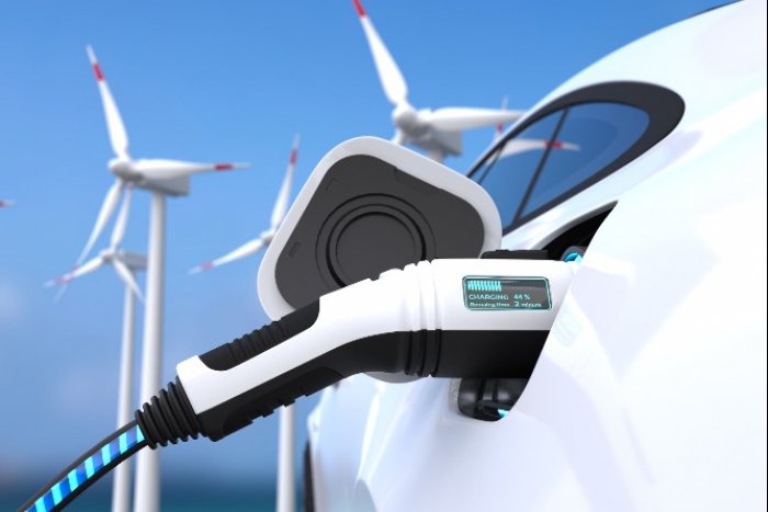 Electric　vehicle　power　charging　(Courtesy　of　Getty　Images)