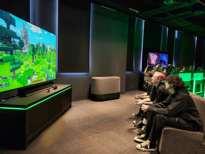 Samsung,　MS　open　Gaming　Hubs　in　London,　New　York　
