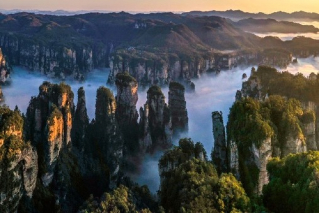 China's　famous　tourist　destination　Zhangjiajie 