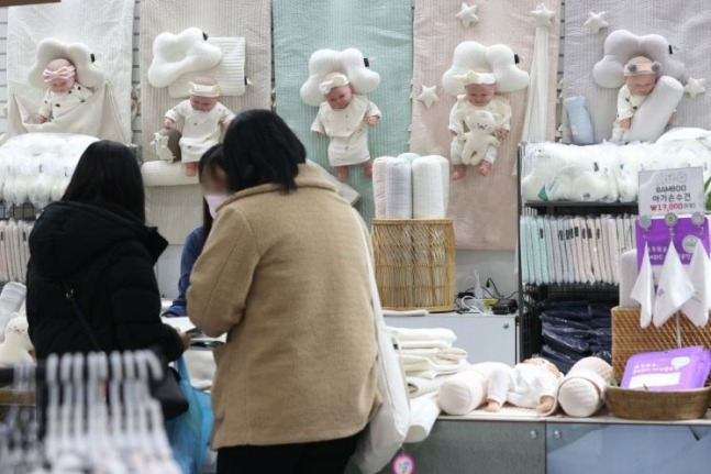 S.Korea’s　births　fall　to　record　low　in　February　