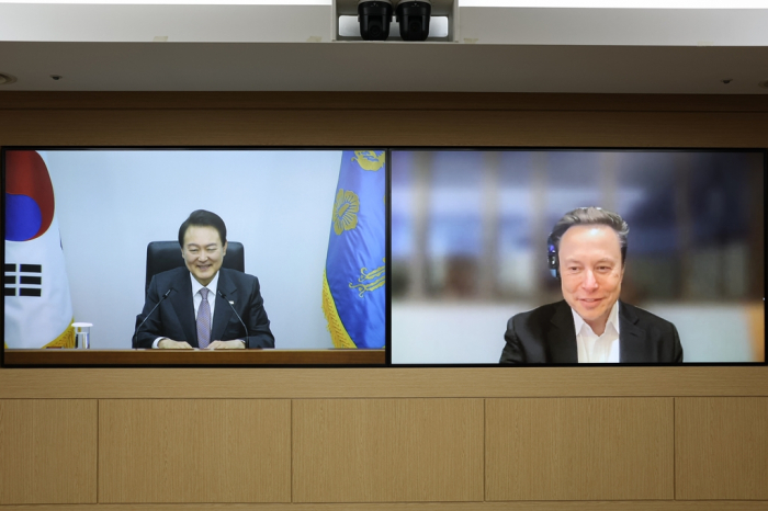President　Yoon　holds　a　virtual　meeting　with　Elon　Musk