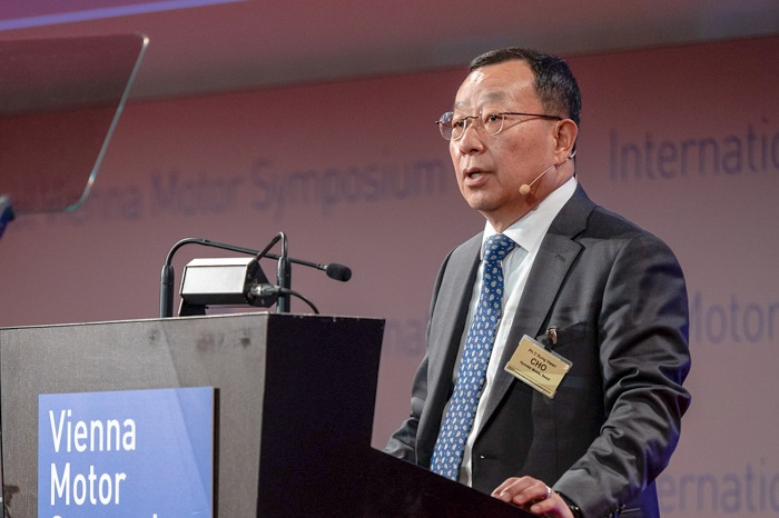 Hyundai　Mobis　CEO　Cho　Sung-hwan　at　the　44th　International　Vienna　Motor　Symposium　on　April　27,　2023　(Courtesy　of　Hyundai　Mobis)
