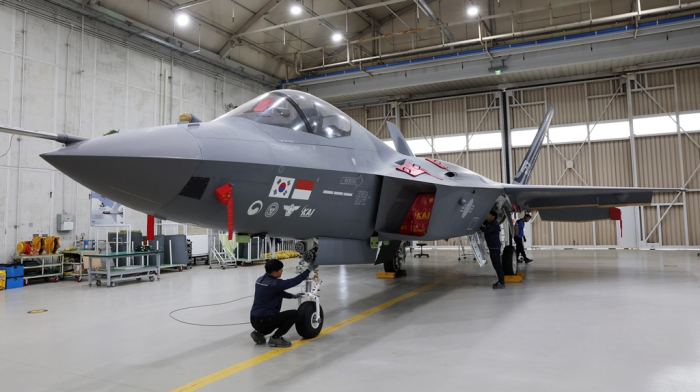The　KF-21,　Korea's　next-generation　supersonic　fighter　jet,　under　development　by　KAI