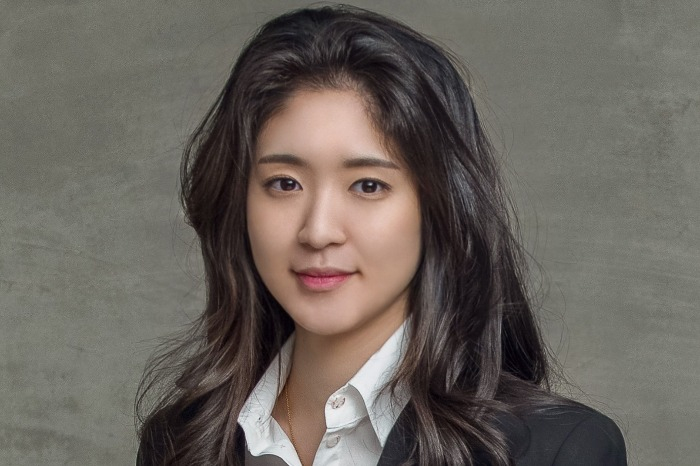 Suh　Min-jung,　the　eldest　daughter　of　Chairman　Suh　Kyung-bae