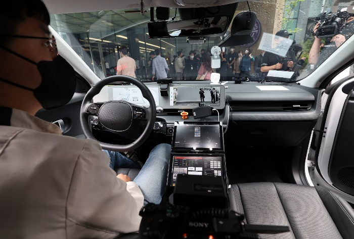 Hyundai　Motor's　Roboride,　a　new-concept　mobility　service　using　self-driving　technology