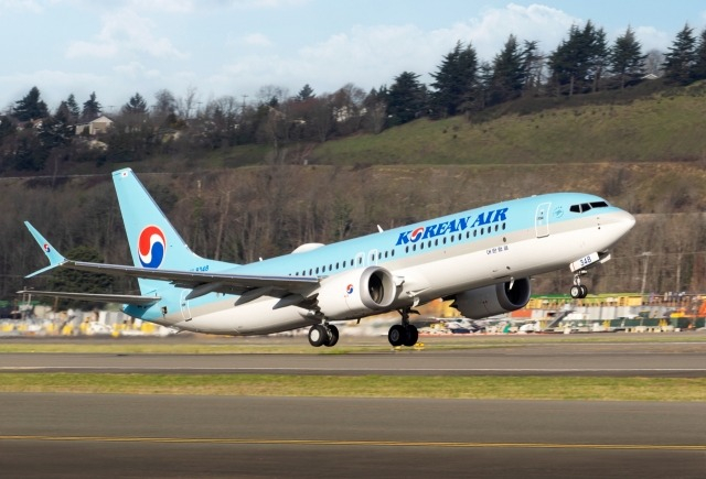 Korean　Air's　Boeing　737-8　aircraft
