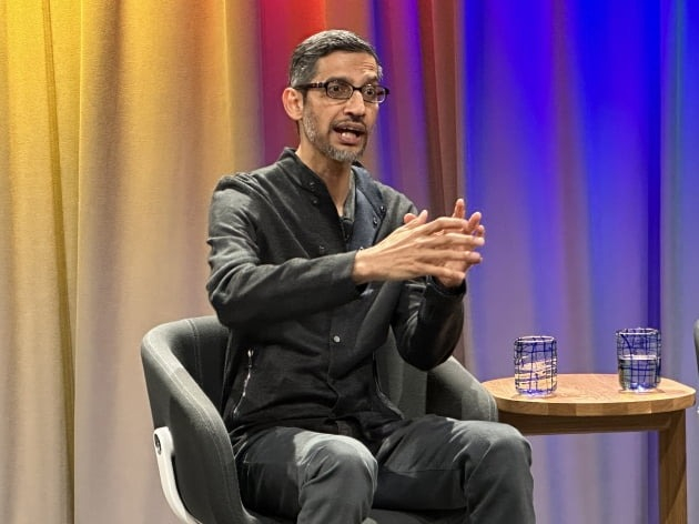 Google　CEO　Sundar　Pichai　speaks　to　the　press　on　May　11,　2023