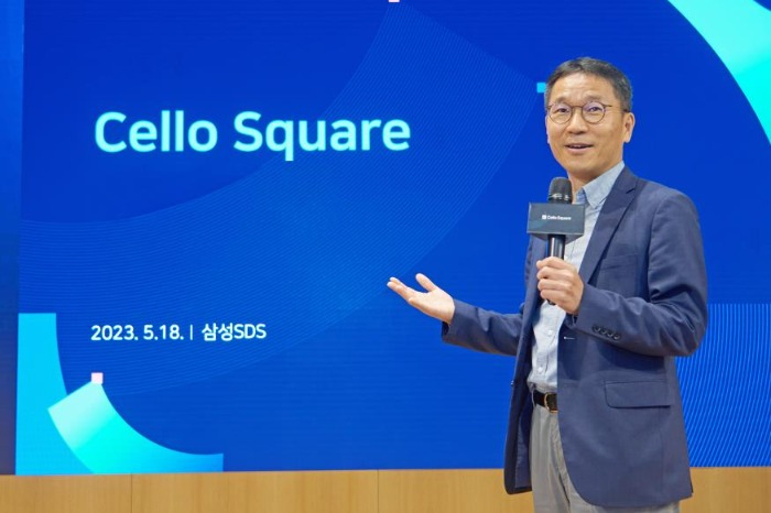 Samsung　SDS　Vice　President　Oh　Gu-il　presents　the　new　Cello　Square　roadmap　and　services　at　a　news　conference　on　May　18,　2023　(Courtesy　of　Yonhap)