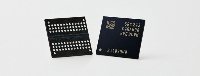 Samsung's　12　nm　16　Gb　DDR5　DRAM　chips