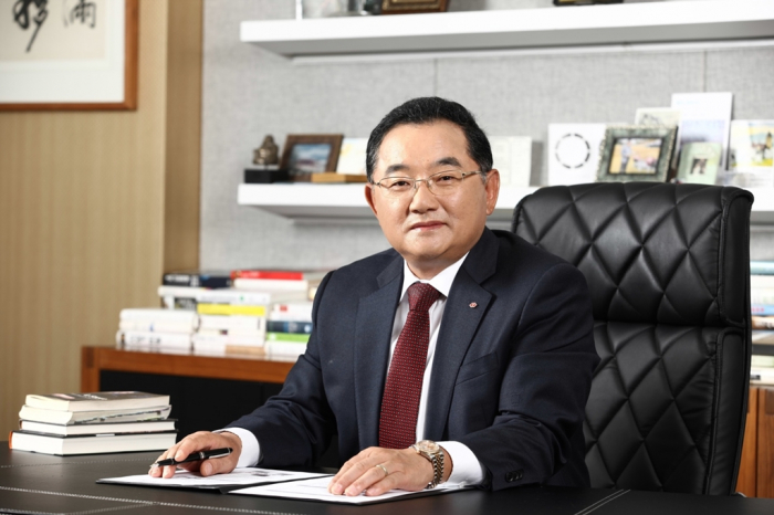 Dansuk　Industrial　Chairman　and　CEO　Han　Seung-uk