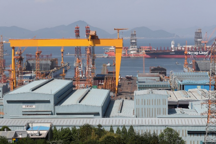 Hanwha Ocean's Goliath crane with the old Daewoo Shipbuilding & Marine Engineering name removed at the Okpo Shipyard on Geoje Island (Courtesy of News1 Korea)