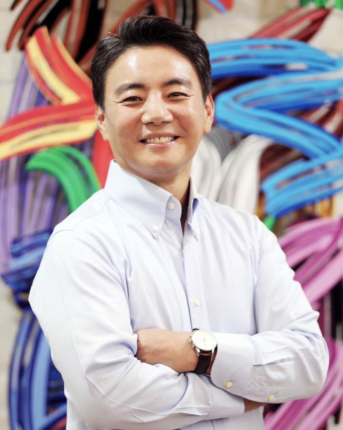 Kim Jee-seop, a Mercedes-Benz Korea VP, will oversee the German carmaker's US customer service