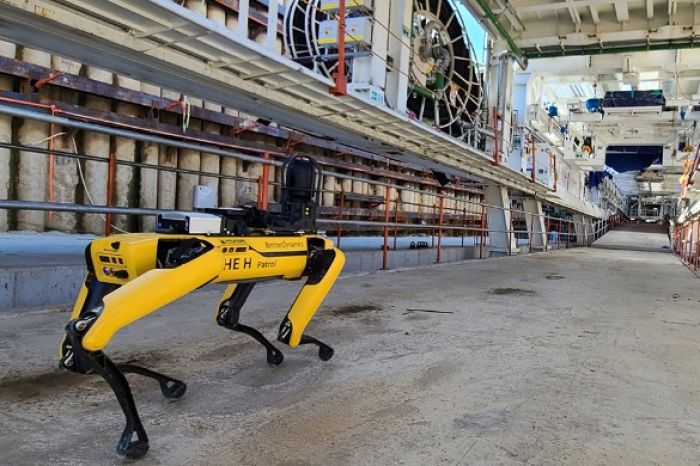 Hyundai　Engineering　&　Construction　uses　four-legged　safety　robot　Spot