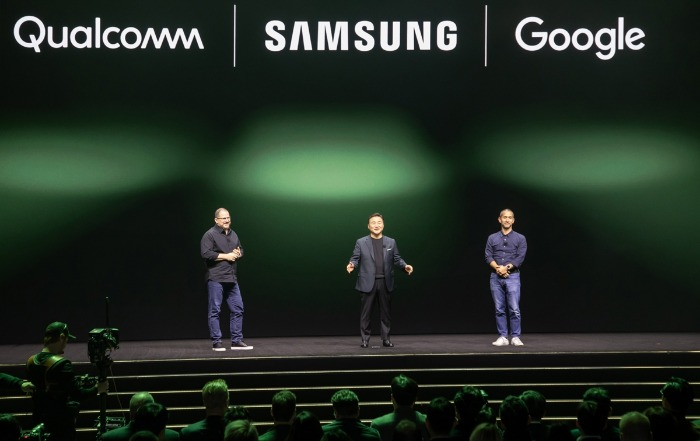 Samsung, Qualcomm and Google announced an XR partnership at Galaxy Unpacked 2023. Samsung Mobile Experience Division head TM Roh (center)