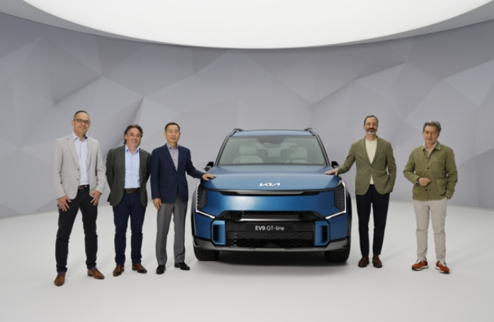 Kia unveils European-style EV9