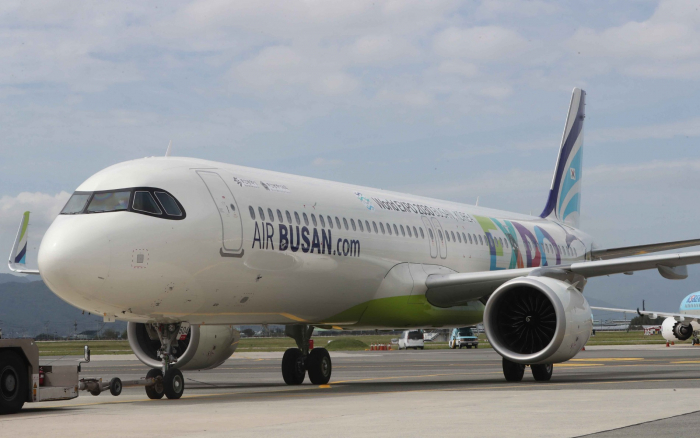 Air　Busan　aircraft　at　Gimhae　International　Airport,　South　Korea　(Courtesy　of　Yonhap)