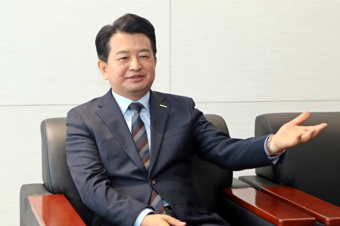Air　Busan　CEO　Ahn　Byeong-seok　(Courtesy　of　Air　Busan)