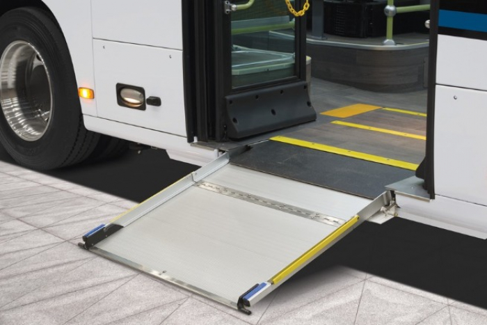 Elec　City　boarding　ramp　(Courtesy　of　Hyundai　Motor) 